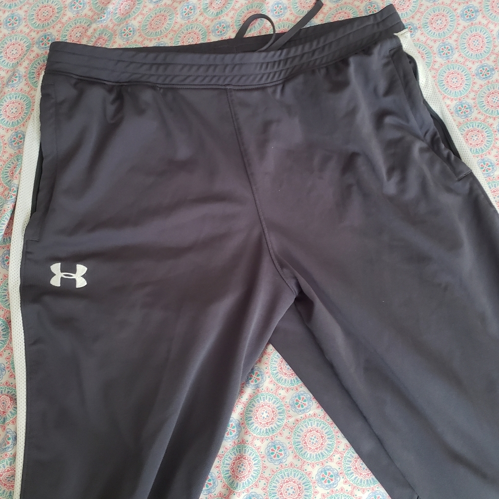 Under Amour jogger grey and white